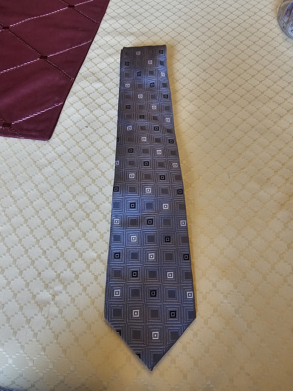 Michael Kors Gray Geometric Square-Pattern Tie